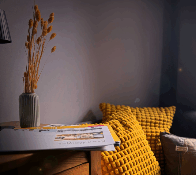 Familienzimmer Details Gelbe Trockenblumen