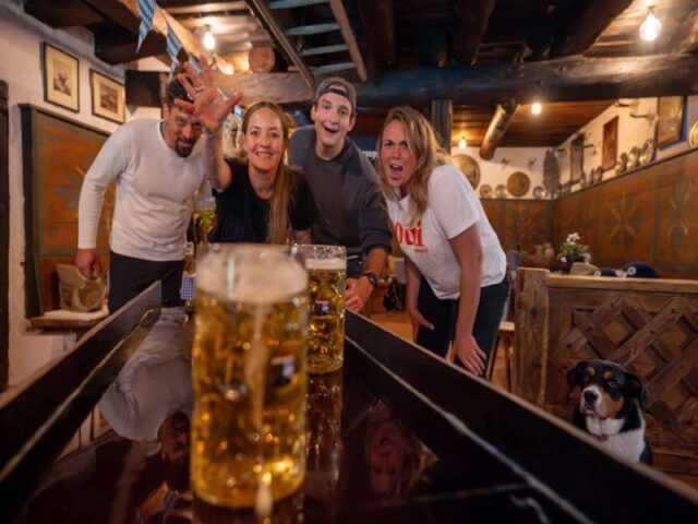 Echt.Posch_ Gasthaus_Bayerische Olympiade _ Masßkrugstemmen_TEAM_Emotionen