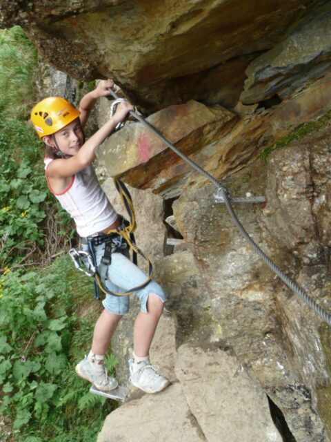 kind im klettersteig